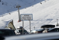 Skigebiet Kühtai, Tirol, Austria / Ortsschild: Kühtai