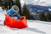 Aufprallschutz, Schutzmatten für Skifahrer / Schneekanone 