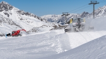 Pistenraupe / Stubaier Gletscher, Stubaital, Tirol, Austria