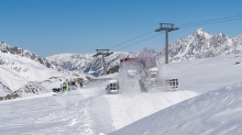 Pistenraupe / Stubaier Gletscher, Stubaital, Tirol, Austria
