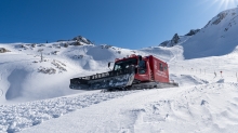 Pistenrettung / Stubaier Gletscher, Stubaital, Tirol, Austria