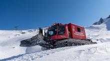 Pistenrettung / Stubaier Gletscher, Stubaital, Tirol, Austria