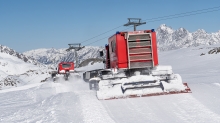 Pistenrettung / Stubaier Gletscher, Stubaital, Tirol, Austria