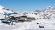 Bergstation, Restaurant Gamsgarten / Stubaier Gletscher, Stubaital, Tirol, Austria