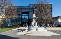 Leopoldsbrunnen, Haus der Musik / Innsbruck, Tirol, Austria