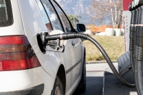 Tanken / Diesel / Tankstelle Aldrans, Tirol, Austria