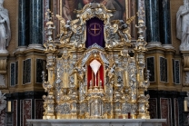 Dom zu St. Jakob in Innsbruck, Tirol, Austria / Osterwoche