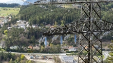 Umspannwerk Vill, Tirol, Austria / Hochspannungsmast, Hochspannungsleitung