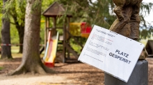 Spielplatz gesperrt / Kurpark Igls, Innsbruck, Tirol, Austria