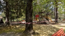 Spielplatz gesperrt / Kurpark Igls, Innsbruck, Tirol, Austria