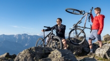 Mountainbiker am Gipfel, Patscherkofel, Tirol, Austria