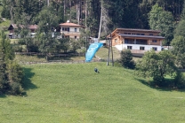 Paragleiter, Gleitschirm / Fulpmes, Stubaital, Tirol, Austria