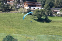 Paragleiter, Gleitschirm / Fulpmes, Stubaital, Tirol, Austria