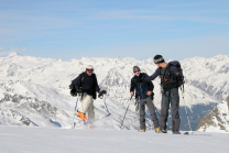 Skitour zum Zuckerhütl, Stubaier Gletscher, Tirol, Austria