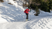 Skitourengeher am Vitalweg Patscherkofel, Tirol, Austria