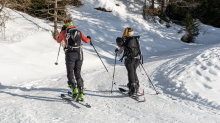 Skitourengeher am Vitalweg Patscherkofel, Tirol, Austria