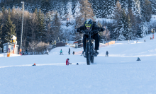 Mountainbiker auf Skipiste / Patscherkofel, Innsbruck, Tirol, Austria