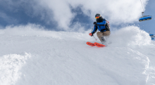 Tiefschneeskifahrer / Skizentrum Schlick 2000, Stubaital, Tirol, Austria