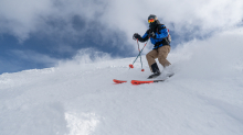 Tiefschneeskifahrer / Skizentrum Schlick 2000, Stubaital, Tirol, Austria