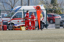 Rettungssanitäter am Spielfeldrand / Österreichisches Rotes Kreuz / Rettung