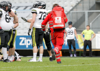 Rettungssanitäte beim American Football / Tivoli Stadion, Innsbruck, Österreich