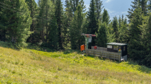 Skilift, Skiabfahrt im Sommer / Patscherkofel, Tirol, Österreich