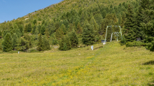 Skilift, Skiabfahrt im Sommer / Patscherkofel, Tirol, Österreich