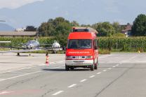 Einsatzleitung der Feuerwehr am Flughafen Innsbruck, Tirol, Österreich