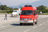 Einsatzleitung der Feuerwehr am Flughafen Innsbruck, Tirol, Österreich