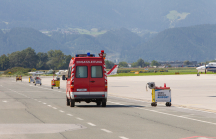 Einsatzleitung der Feuerwehr am Flughafen Innsbruck, Tirol, Österreich