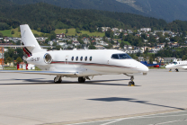 Privatflugzeug am Flughafen Innsbruck, Tirol, Österreich