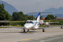 Privatflugzeug am Flughafen Innsbruck, Tirol, Österreich