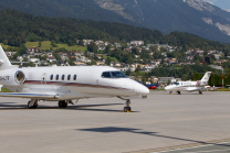 Privatflugzeug am Flughafen Innsbruck, Tirol, Österreich