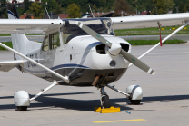 Privatflugzeug am Flughafen Innsbruck, Tirol, Österreich