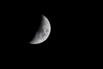 zunehmender Mond über Tirol, Österreich