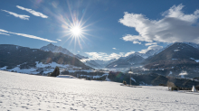 Blick von Patsch Richtung Stubaital, Tirol, Österreich