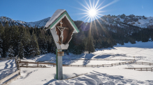 Kreuz bei der Ochsenalm unterhalb von Maria Waldrast, Mützens, Mühlbachl, Tirol, Österreich