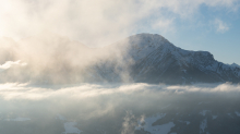Nockspitze oder Saile im Nebel, Tirol, Österreich